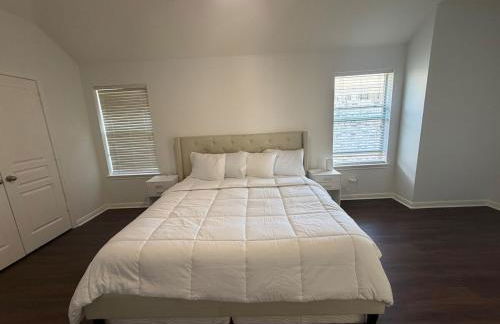 Luxury Lakefront 4BR - Corporate & Extended Stay Friendly - Foto 27