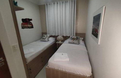 Flat Mar 2 quartos a 400m da PRAIA DO FORTE A 150m da travessia para a ILHA DO JAPONÊS dentro do polo Gastronômico da Passagem Cabo Frio - Foto 6