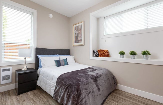 Private and Cozy 2bdr 2BA Home in Kitsilano - Photo 9