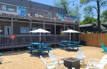 Chain O' Lakes Beach Penthouse with Lake Access - Foto 2