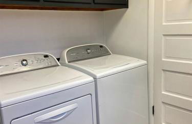 Charming Downtown Cottage with Porch & Backyard Retreat near Beaverhead River in Dillon, Montana - Foto 24