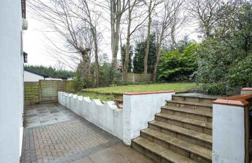 Pillo Rooms - Spacious 4 Bedroom Detached House close to Heaton Park - Foto 71