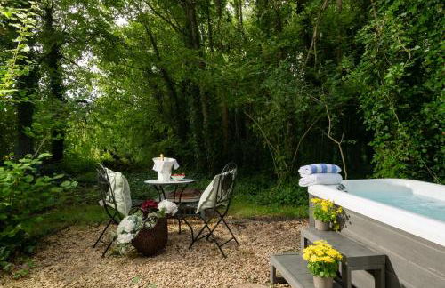 Honeycomb Treehouse in the Heart of Dorset - Photo 15