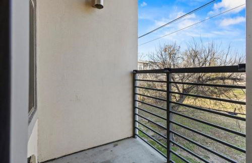 Modern Executive 1BR King Bed - Walk to West 7th - Foto 31