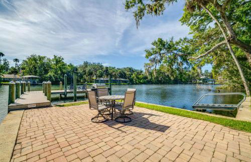 2 Mi to Homosassa Springs Riverfront Home with Dock - Photo 26
