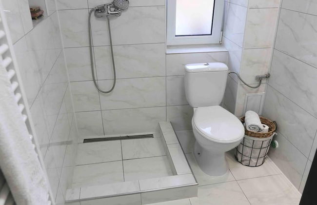 Impeccable 2-bed House in Albești - Foto 32