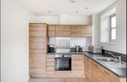 Spacious 1-bed Apartment Limehouse Marina - Foto 8