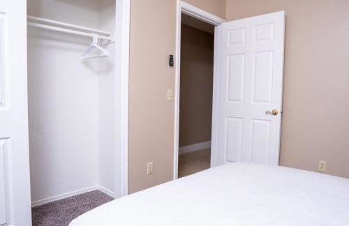 Modern Merced Haven near Merced College and UC Merced - Foto 43