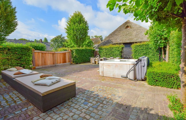 Posh Holiday Home in Alphen with Hot Tub - Foto 36