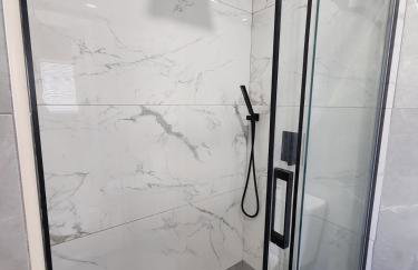 Nestled Away- Comfortable 3BDRM, Central Location - Foto 19