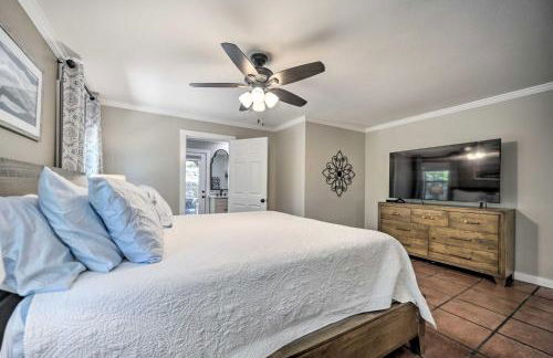 Canyon Lake Hideaway with Fire Pit and Yard! - Foto 13