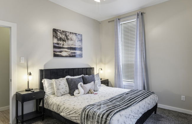 Stockyards- 4min Pet Friendly 3BR Luxe Gem - Foto 72