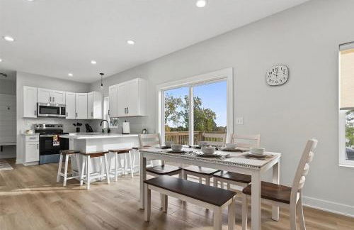 Modern Farmhouse Retreat in Urbandale - Foto 2