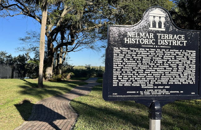 Pillars' Castle - Photo 41