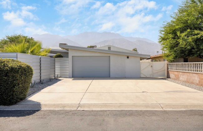 Lloyd by Avantstay Palm Spring Paradise w/ Pool, Large Yard & Table Tennis! Permit#3779 - Foto 43