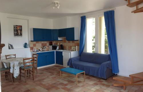 Gîte du vigneron à La Terrasse piscine local vélos - Photo 7