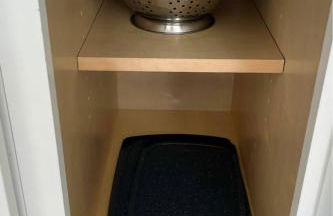 Lake View Top Floor 2 Bed 2 Bath Condo with Balcony - Foto 48