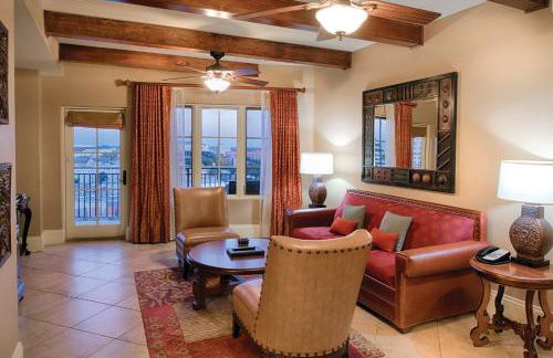 Wyndham La Cascada 2BR Apartment with Resort Access - Foto 14