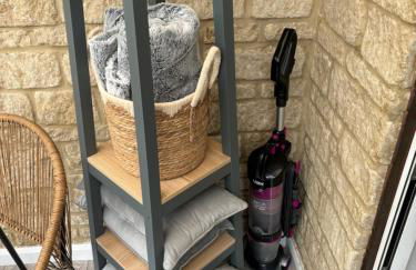 Redwing Retreat Bicester Village - Stylish Retreat Steps from the Shops - 2 Bed House with Garden and Parking - Foto 9