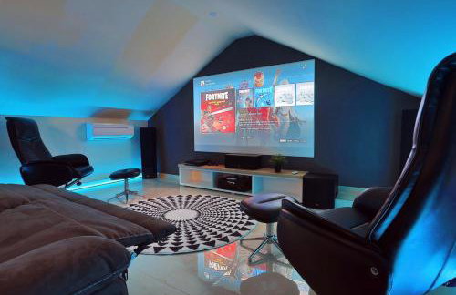 Villa Flora with a 53 sqm private pool with Cinema room with projector and 4 en-suite bedrooms - Foto 13
