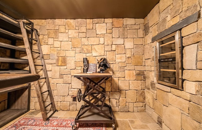 Chateau Fortine Retreat for 6! - Photo 4