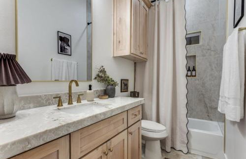 New! 4 BDRM Home near stockyards & DT Fort Worth - Foto 15