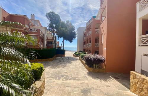 Beachfront, pool, air conditioning, 3 bedrooms, sea view - Photo 58