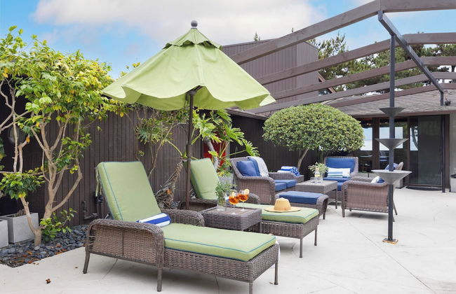 La Jolla Mid-century by Avantstay Private Pool, Outdoor Living + Ocean Views - Photo 3