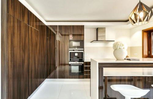 Beach Villa with Jacuzzi & Garage by HostWise - Foto 42