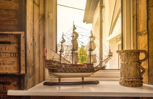 Deluxe Pirate's Cove Themed Apartment - Foto 14