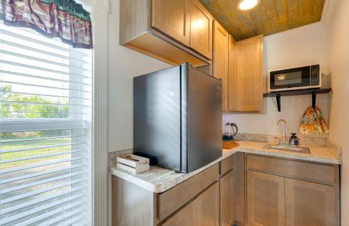 Pet-Friendly Farmhouse Suite with Patio in Vaughn! - Foto 10