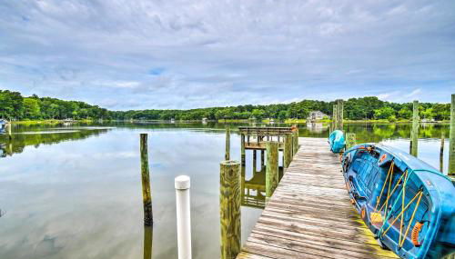 Relaxing Riverfront Cottage with Boat Dock! - Foto 1