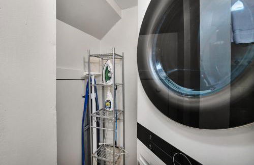 Steps to East Beach & Pet Friendly w/ 2 King Beds - Foto 38