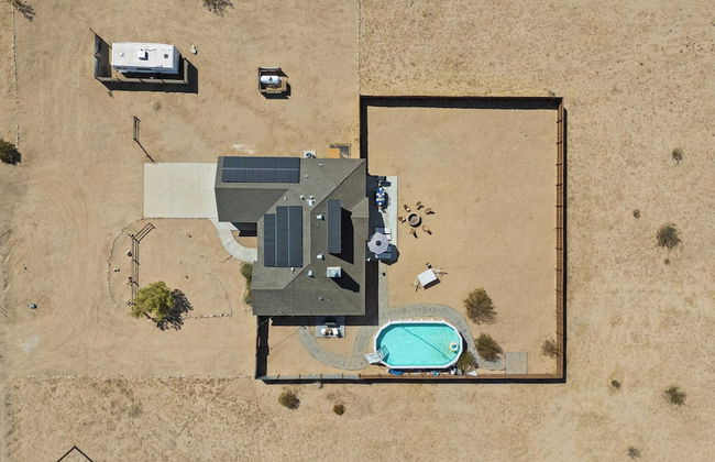 Casa De Kota by Avantstay Pool, Firepit, & Games Secluded & Chic - Photo 45