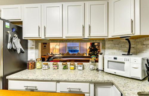 Elevator In-Unit 3-Story Condo Only 14 Mi to DC! - Foto 6