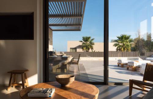 Athina Luxury Villa, with Pool & Walk to the Beach, By ThinkVilla - Foto 30