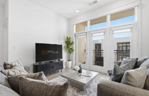 Skyline Retreat - Free Parking, Pool, Balcony - Foto 57