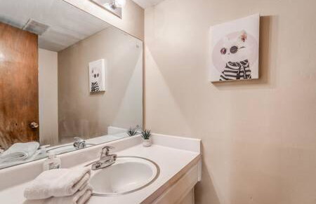 Minutes from the Airport - Wonderful Warrington - Photo 63