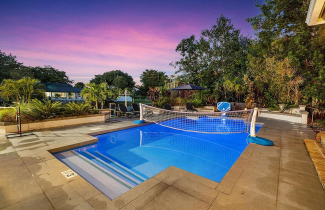 8BR Gem With Pool, Lake View & Tons of Amenities! - Foto 65