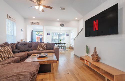 Stylish & Quiet 3BD Sleeps 8 Near Stadium & Downtown - Foto 7