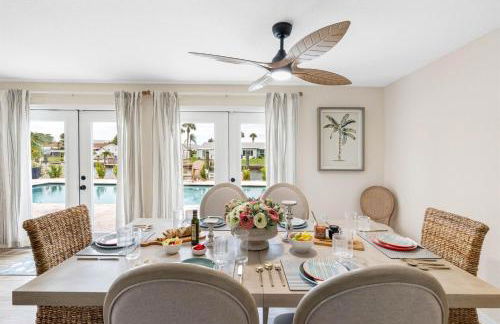 Brand New Saltwater Pool! - Waterfront Canal - Luxury Home - Foto 30