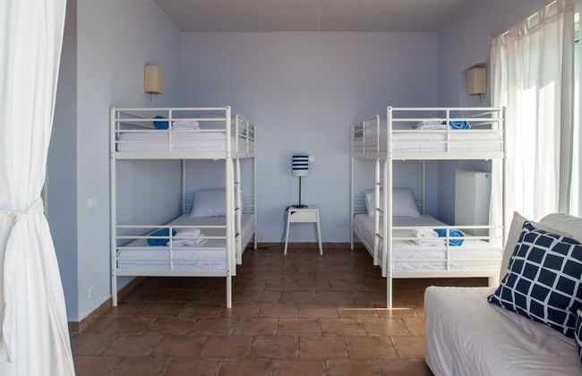 Absolute Villa by Stylish Stays - Photo 4