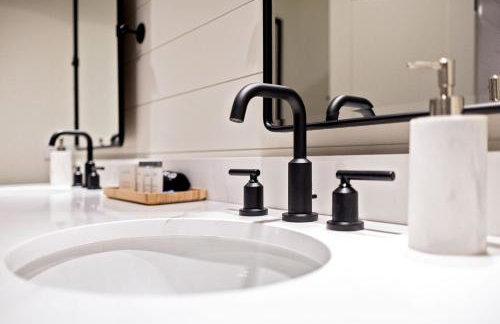 Kildahl House - Boutique Farmhouse Suite #2 - Photo 13