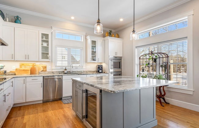 Golf-front Personal Arcade Hot tub Outdoor Kitchen - Photo 12