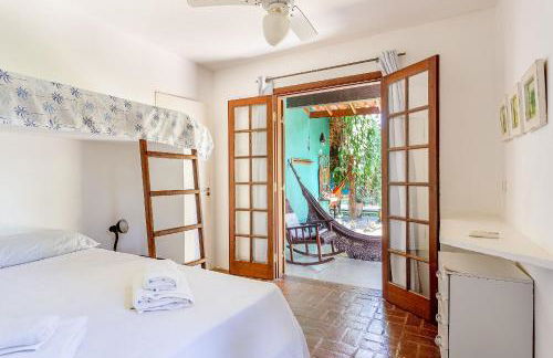 Casa dos Pássaros na areia a 20m da Praia da Baleia com 3 suítes e 1 dorm com ar condicionado, wifi, smart tv, cozinha completa e churrasqueira - Foto 21