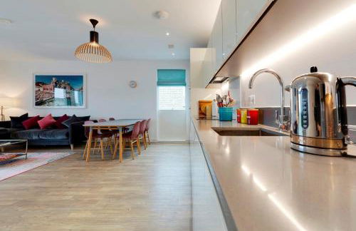 Pass the Keys Stunning and Spacious Modern Flat - Own Car Park - Foto 3