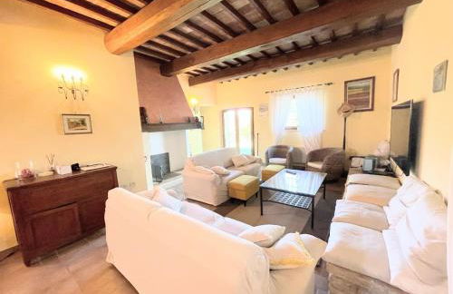 Detached Villa - Sleeps 10 - Pool - Pergola - Playground for Children - Wifi - Photo 16