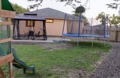 Private Home - Playground, Jumping Mat, BBQ, Darts, Firepit, Gazebo, 4 Smart TVs, White Cotton Bedding, - The Redwood Cul-De Sac Beach Retreat - Foto 4