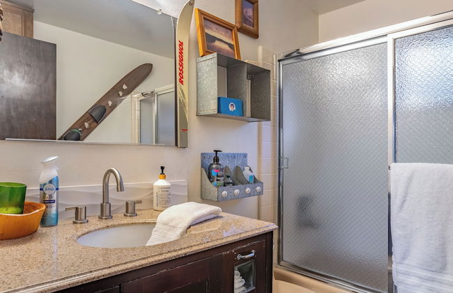 Legacy Lodge by Avantstay Upper-level Retreat Deck, Hot Tub - Foto 11