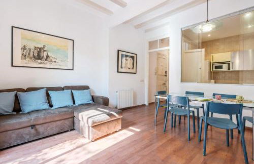 Bright 2BR in Clot Desk Fiber Wi-Fi - Foto 1